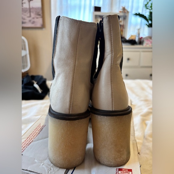 Free People James Chelsea Cream and Black Ankle Boots - Picture 4 of 5